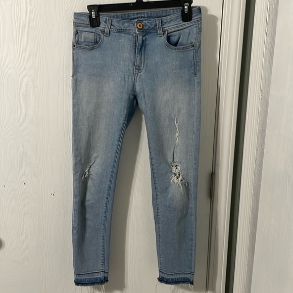 Zara Basic Z1975 Premium Denim Light Wash Distressed Jeans Size 6 - Picture 1 of 10